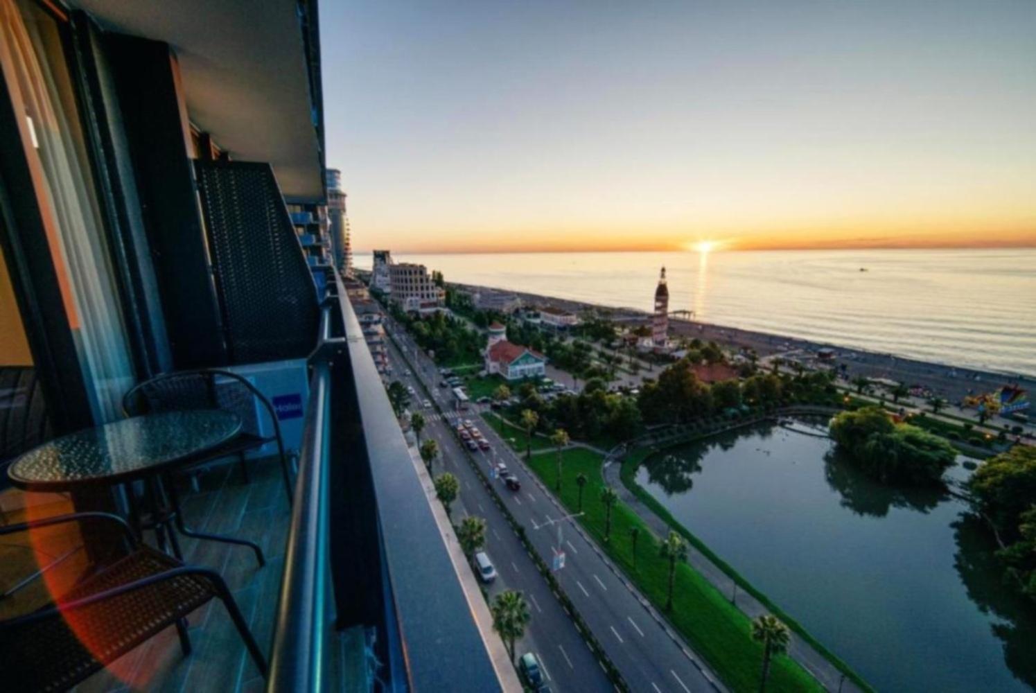 Panorama Black Sea View & Aparthotel Batumi Eksteriør bilde
